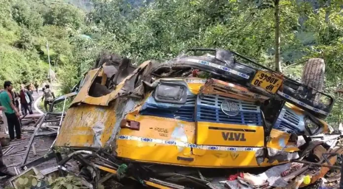India: 16 including school students killed as bus falls into gorge in Himachal Pradesh's Kullu